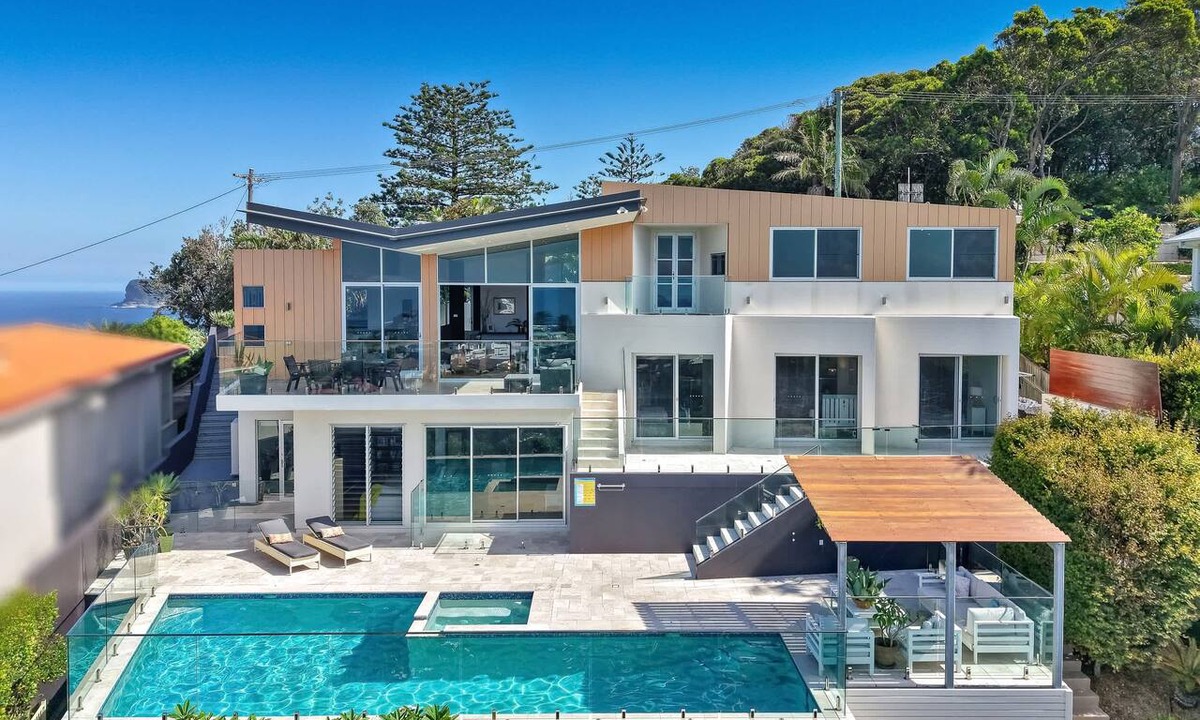Terrigal House | Oceans Edge by Coast Hosting