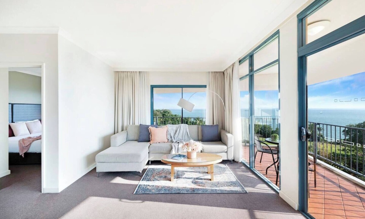 Darwin City Centre Apartment | Oceanview Corner Resort like Living with Pool