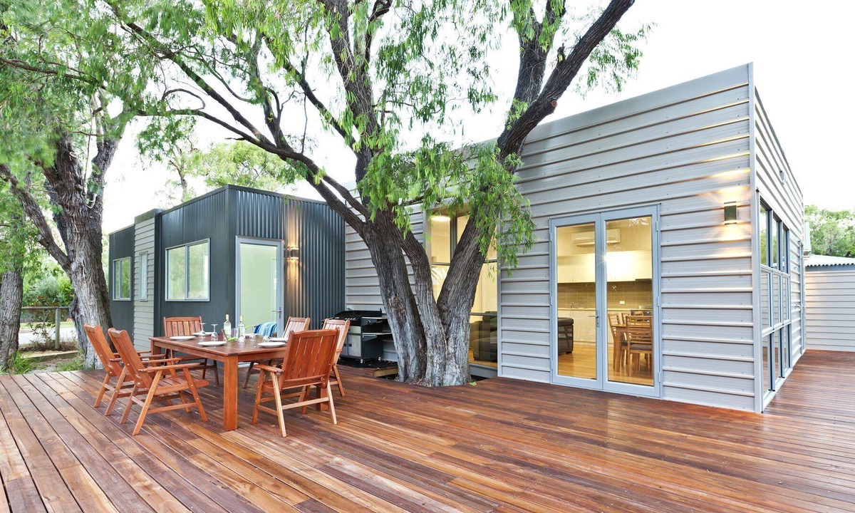 Quindalup House | On the waters edge - Whatmans Beach House
