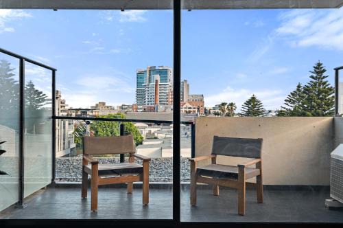 Port Melbourne Apartment | One Bed Apartment Close to Cafes and Coast