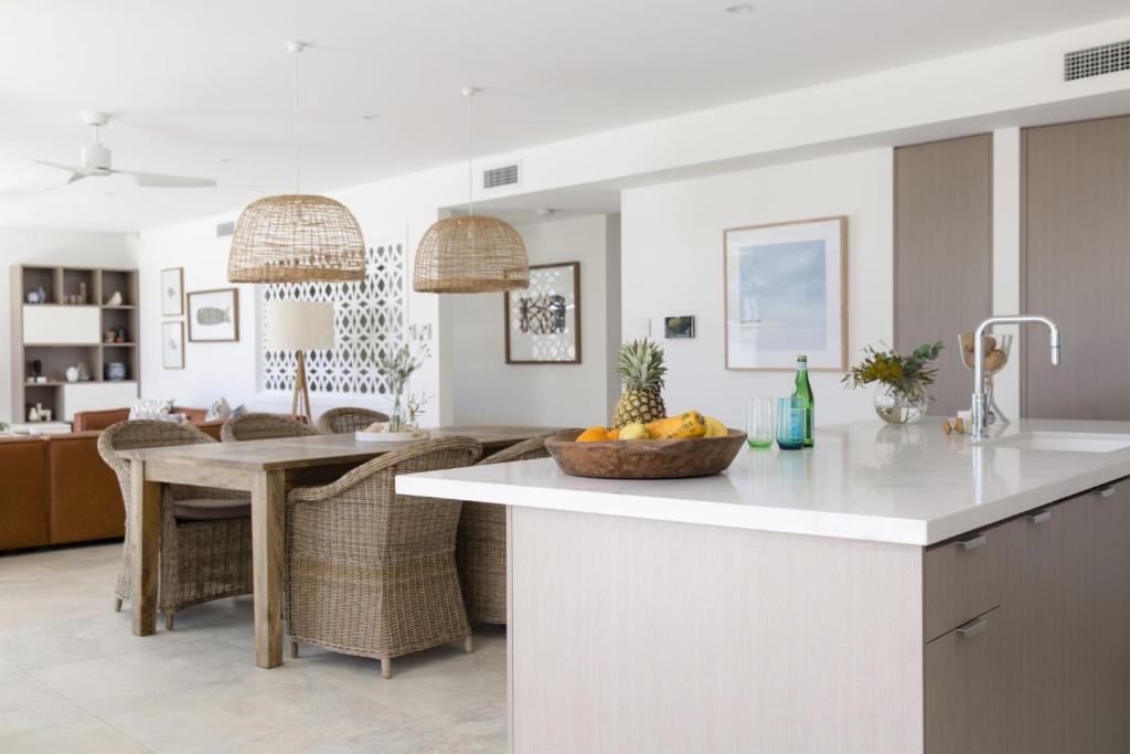 North Creek House | Paddle on Seven Mile