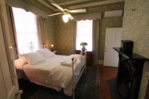 Maldon Bed & Breakfast | Palm House