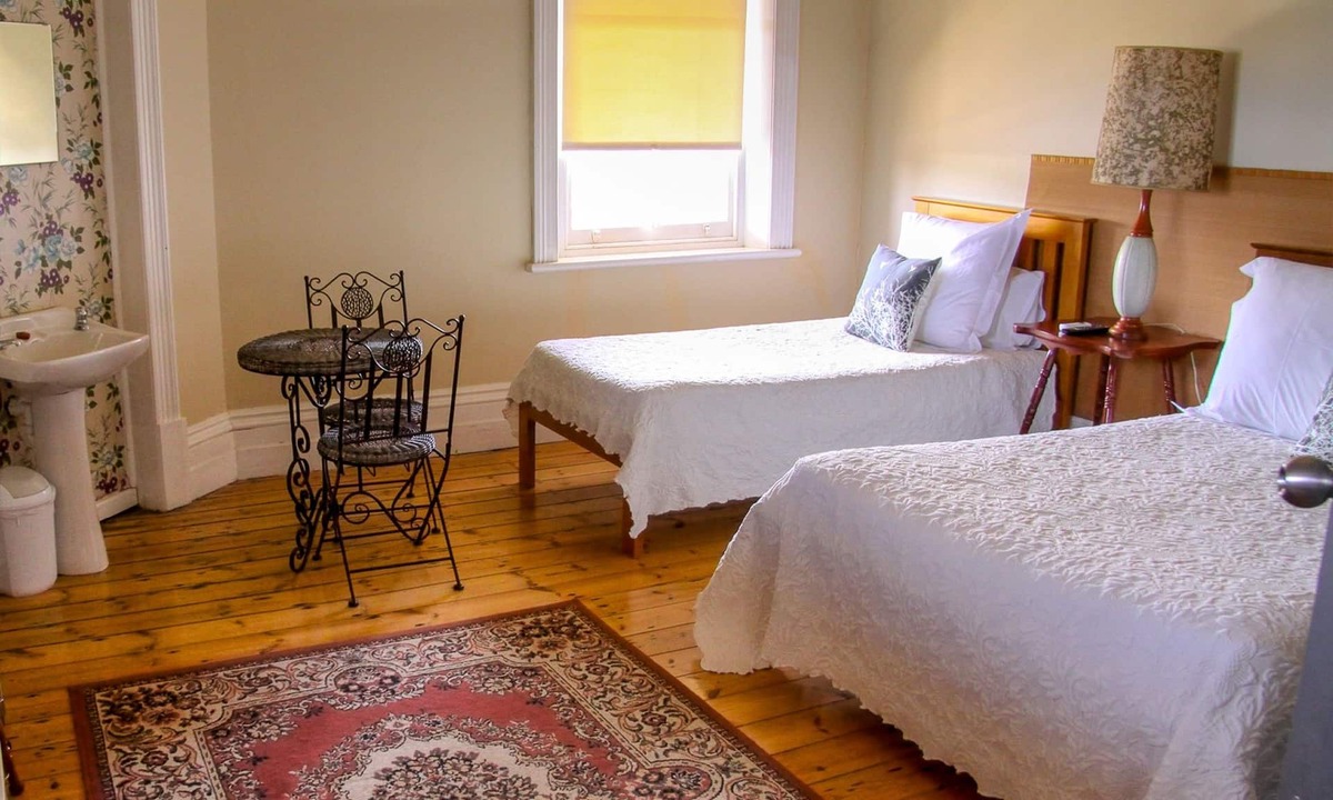 Davenport Hotel | Pampas Motel