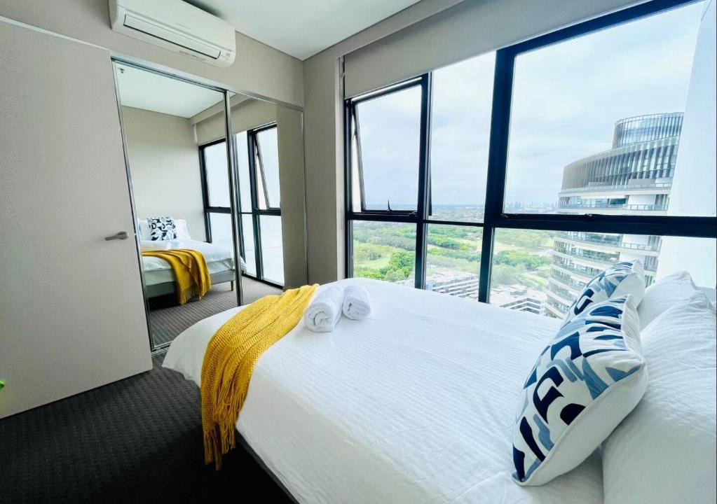 Sydney Olympic Park Apartment | Panoramic City View 3bedroom condo Wi-Fi Parking