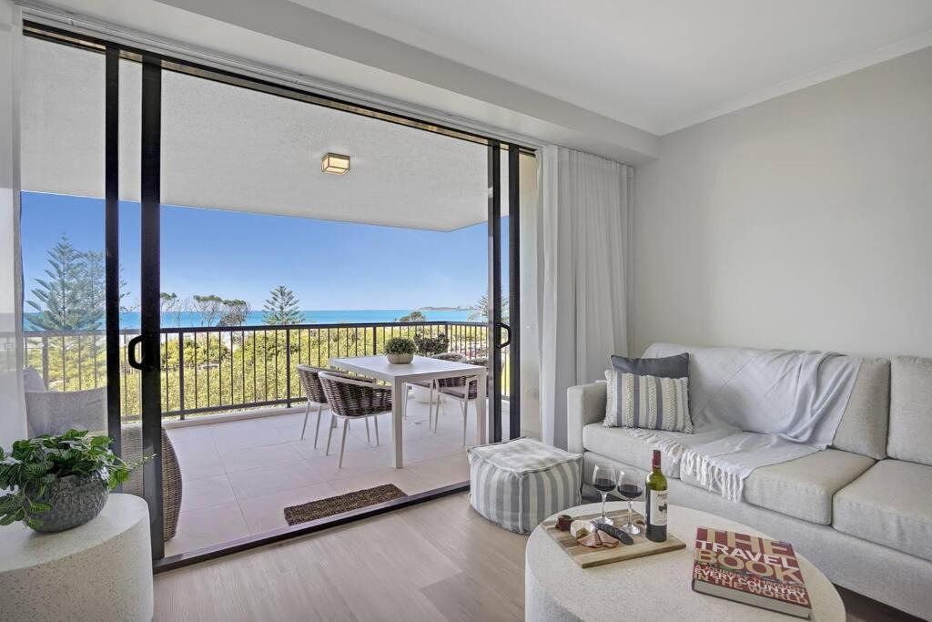 Alexandra Headland Apartment | Panoramic Ocean View - 4th Floor Designer 2BR 2BTH