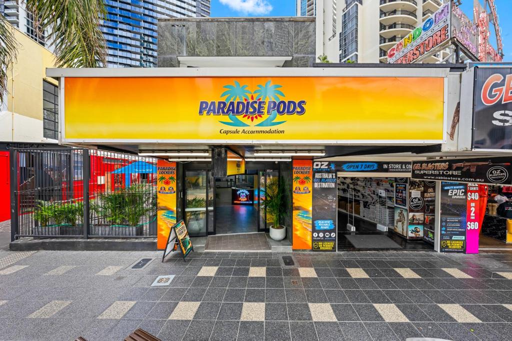 Surfers Paradise Hotel | Paradise Pods