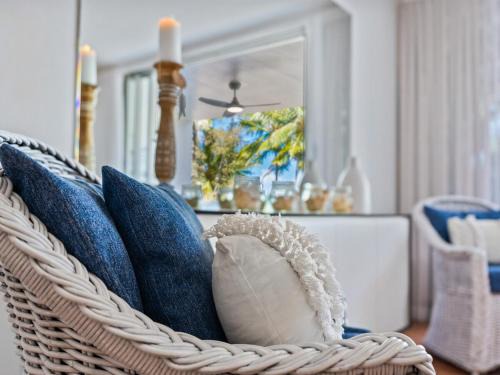 Palm Cove Apartment | Paringa Beachfront Apartment 7 with Ocean Views