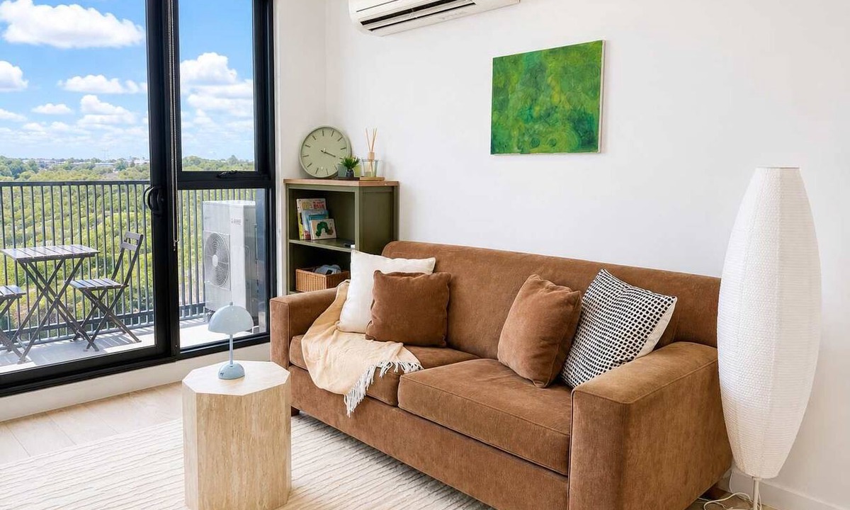 Parkville House | Park Life beside City and Zoo, Queen and Sofa Bed