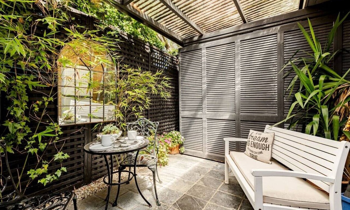 Brighton Apartment | Peaceful Brighton Studio Near Beach & Cafés