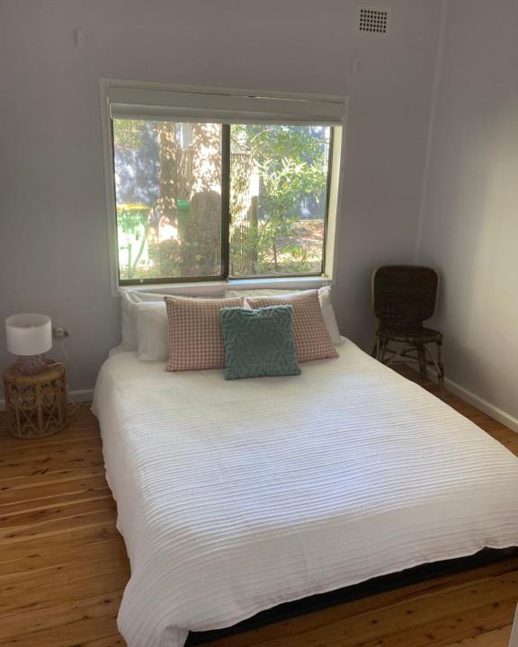 Pearl Beach House | Pearl Beach Semi - 2 min to sand & sea - Lilly