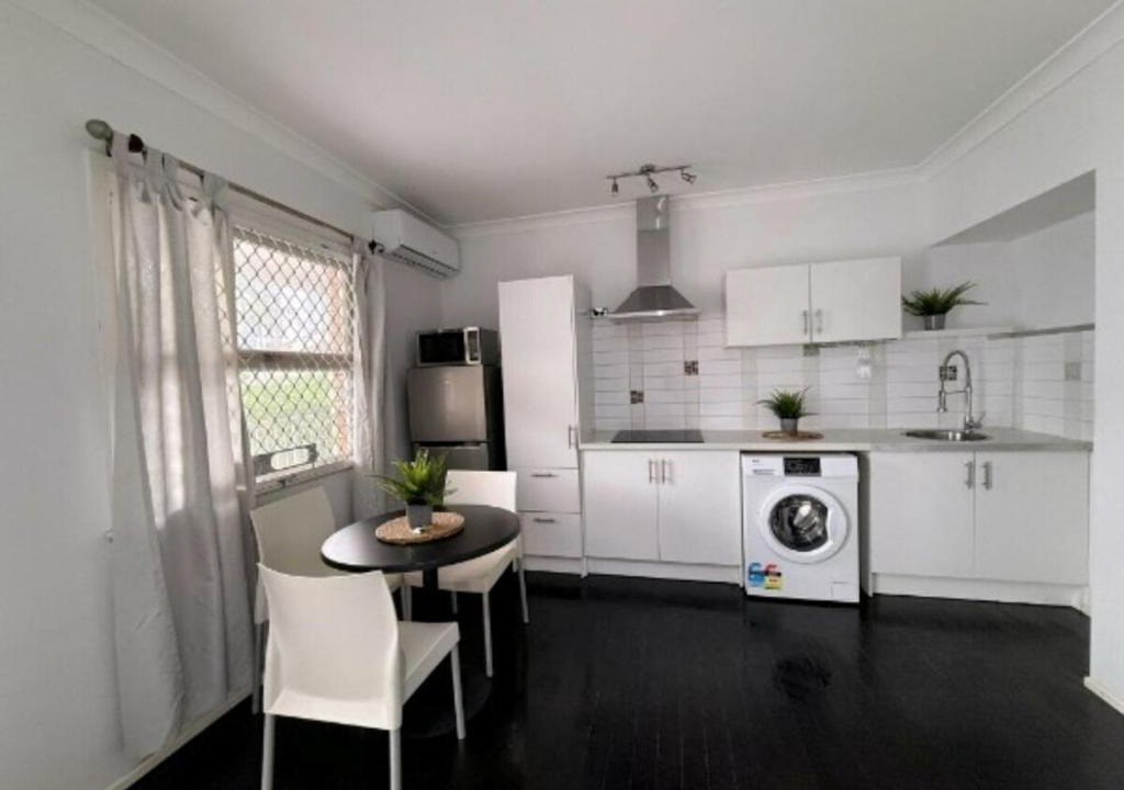 Surfers Paradise Apartment | Peninsular Drive 1 bedroom