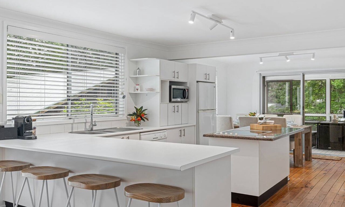 Pearl Beach House | Pet friendly, 5 bedrooms, sleeps 12.