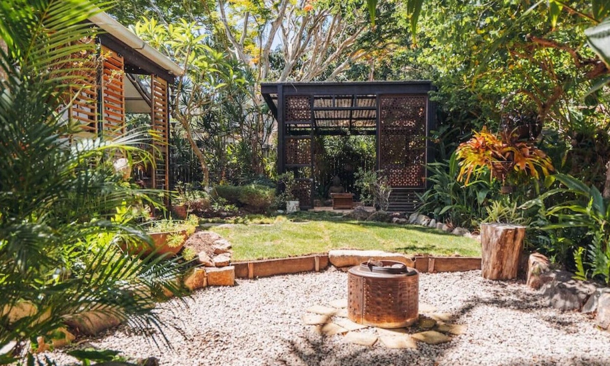 Alexandra Headland House | Pet friendly - Serenity home at Alex Heads