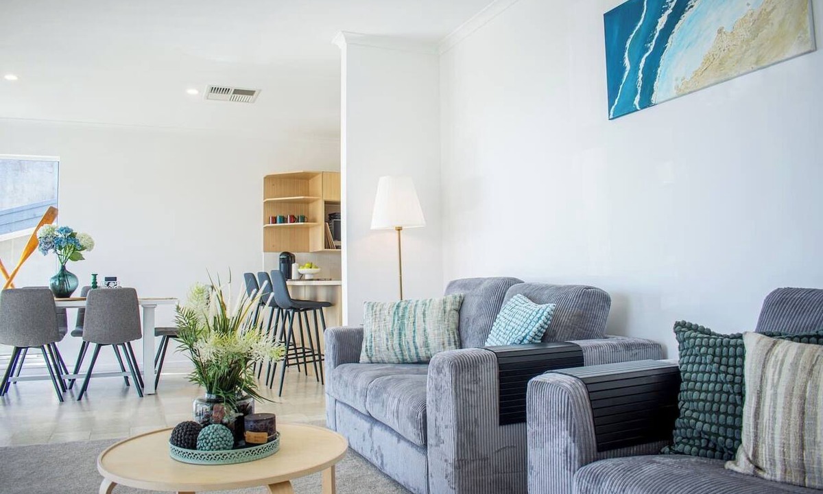 Encounter Bay House | Pet Friendly Beachfront HolidayHome-Near Boat Ramp