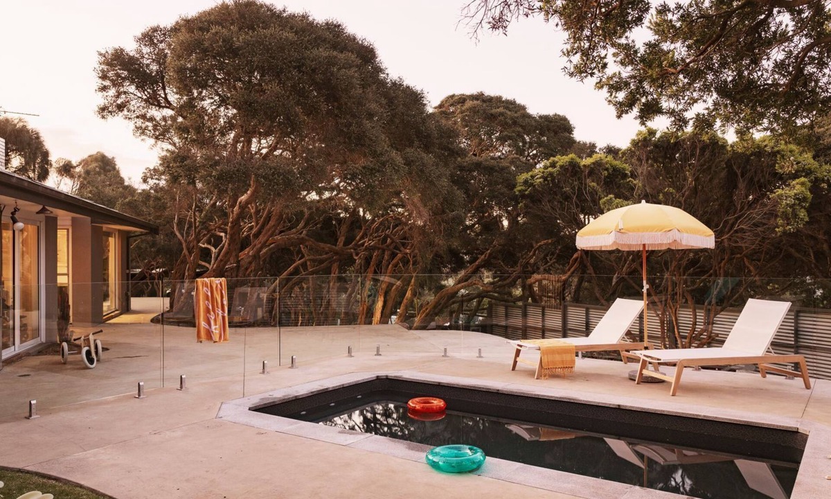 Rye House | Pet Friendly - Hilarys Hideout with heated pool