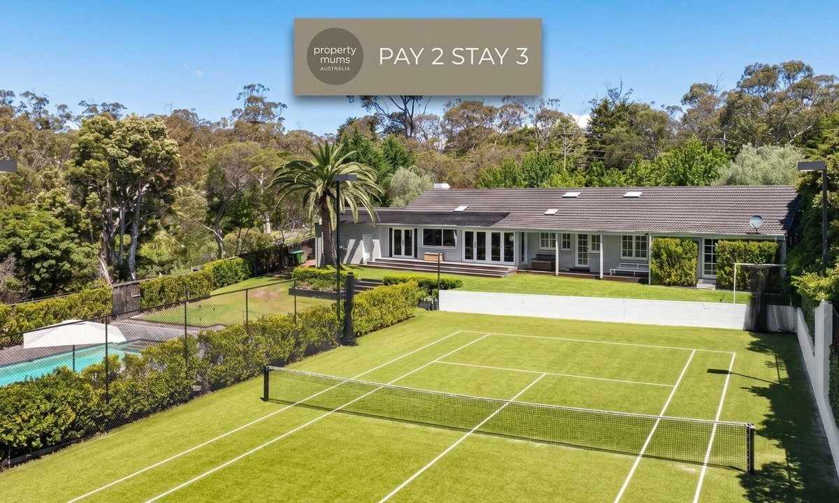 Mount Eliza House | Pet Friendly - Whispering Woodlands with Pool and Tennis Court