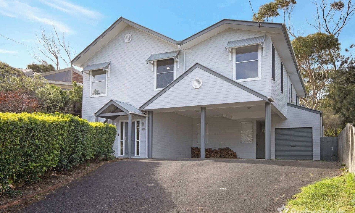 Lilli Pilli House | Pet-Friendly, WiFi & Pool Table | Two Salty Dogs