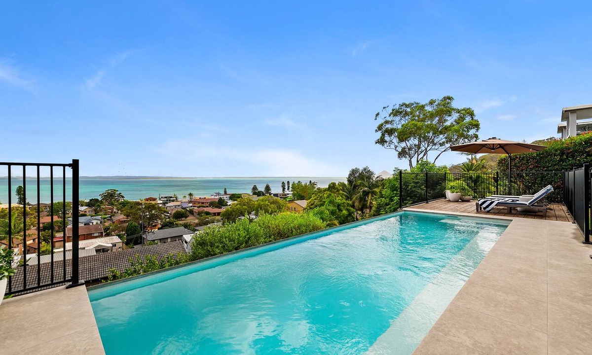 Corlette House | Phuza Maningi Corlette Home with Private Pool