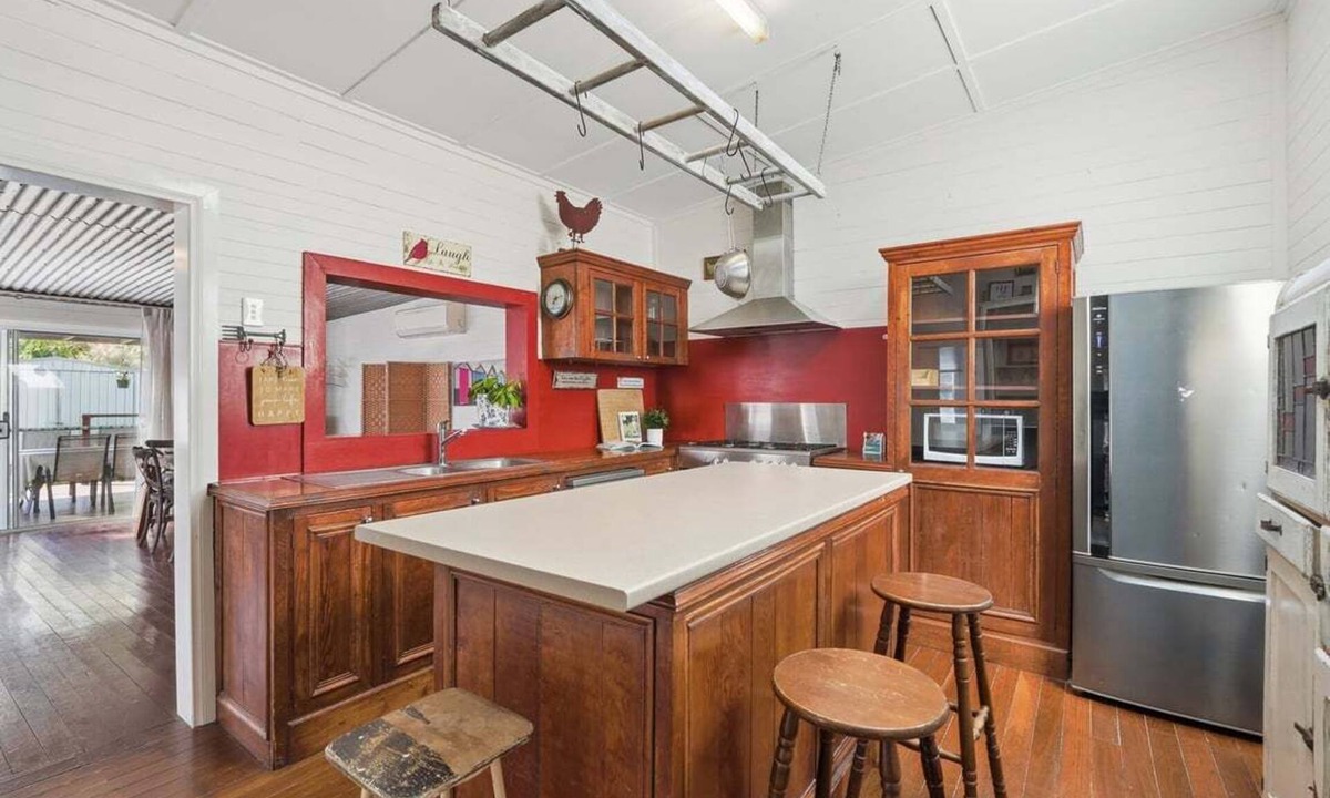 Coffs Harbour Cottage | Pip's Cottage - Pets Friendly, Cafes, Bars, Jetty Beach