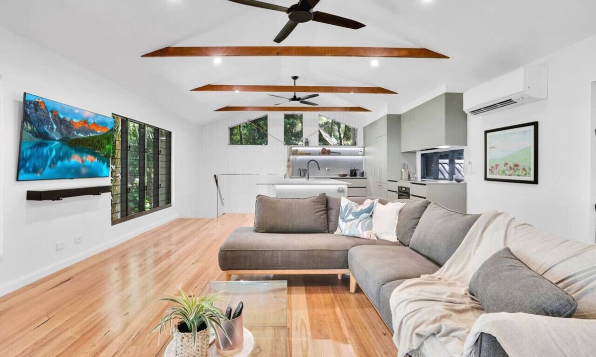 Clifton Beach House | Pixie Haven- Coastal Bliss Meets Rainforest Tranquility – Luxurious Beachfront Escape