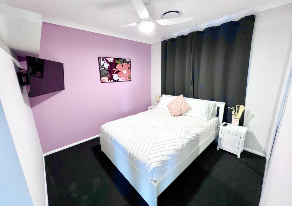 Landsborough House | Plantation Retreat 4 Bedroom Modern Home