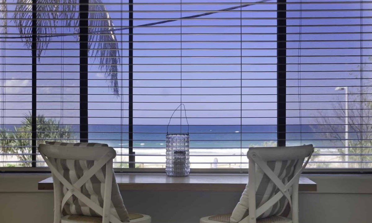 Bilinga Apartment | Poppy's by the Beach - Bilinga / North Kirra Beachfront - Min. 3 Night Stays!