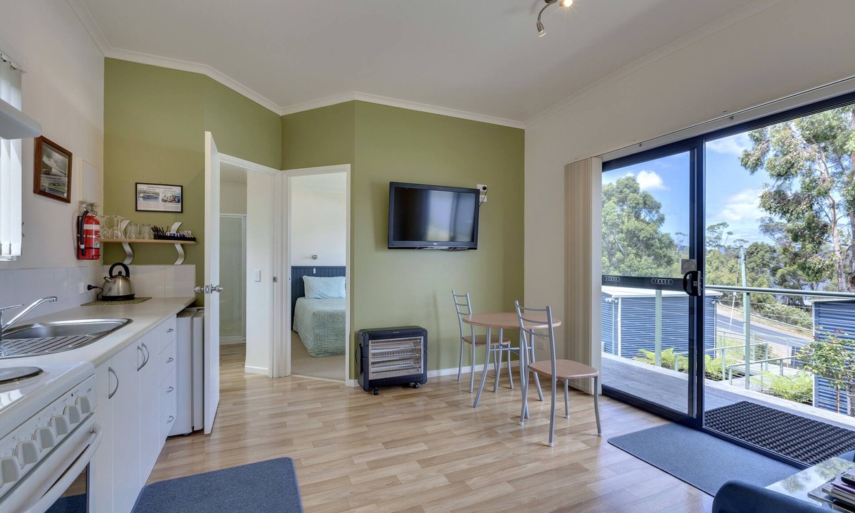 Port Huon Cottage | Port Huon Cottages