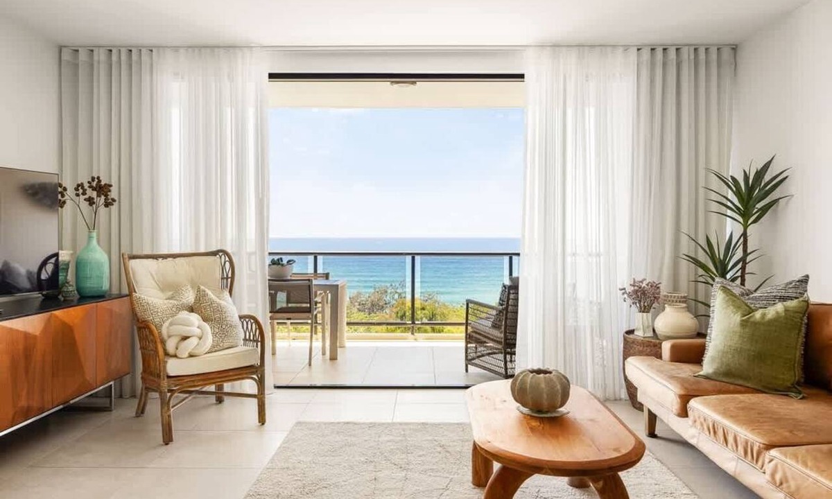 Sunrise Beach Apartment | Postcard on Sunrise Ocean Views walk to Beach
