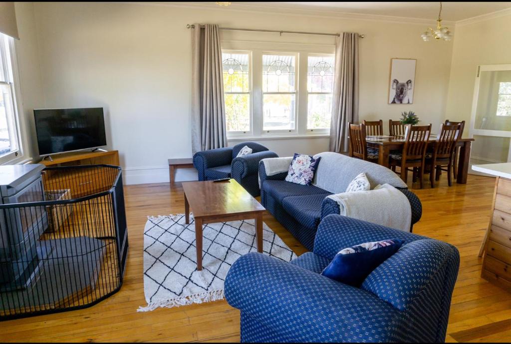 Miners Rest House | Pound Hill Cottage