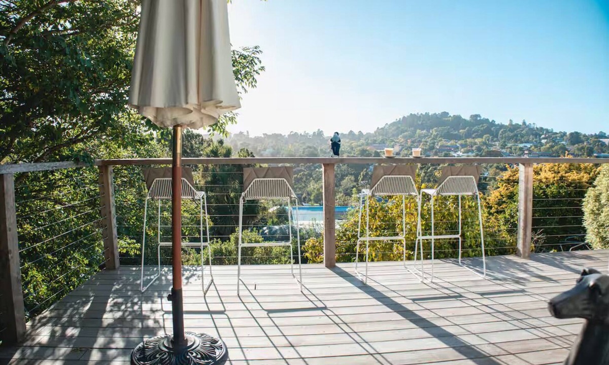 Daylesford House | Premium Furnished Residence Prime Daylesford Location. Ideal for Extended Stay