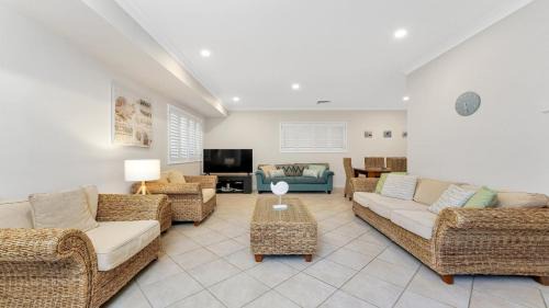 Terrigal House | Primrose Sands Accom Holidays