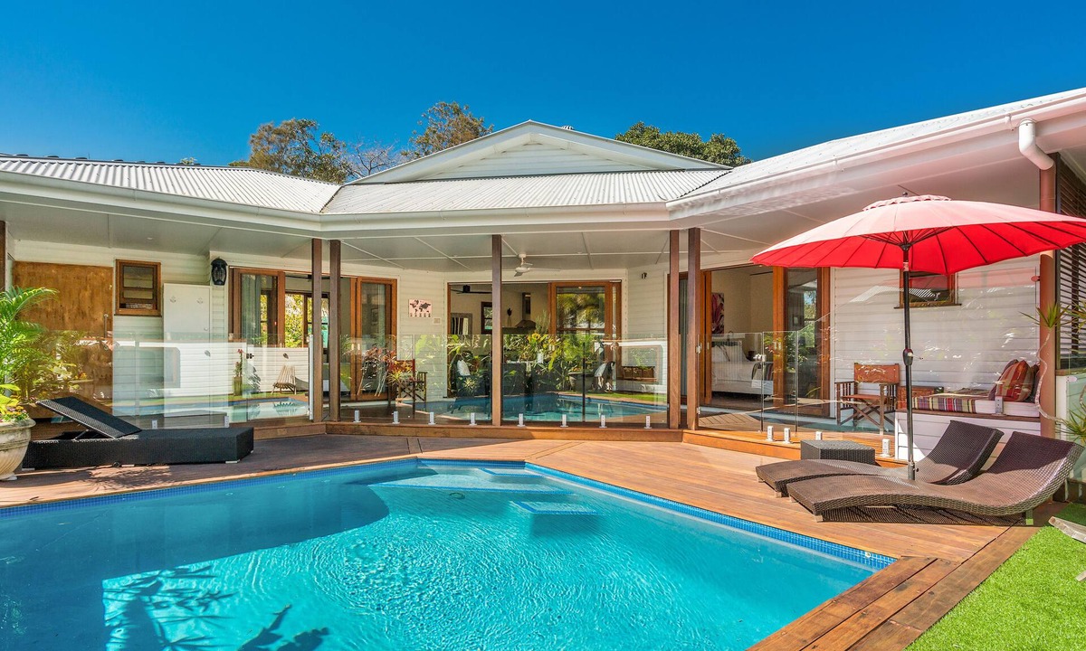 Byron Bay Villa | Private 2 bedroom pool villa, walk to the beach and centre of Byron