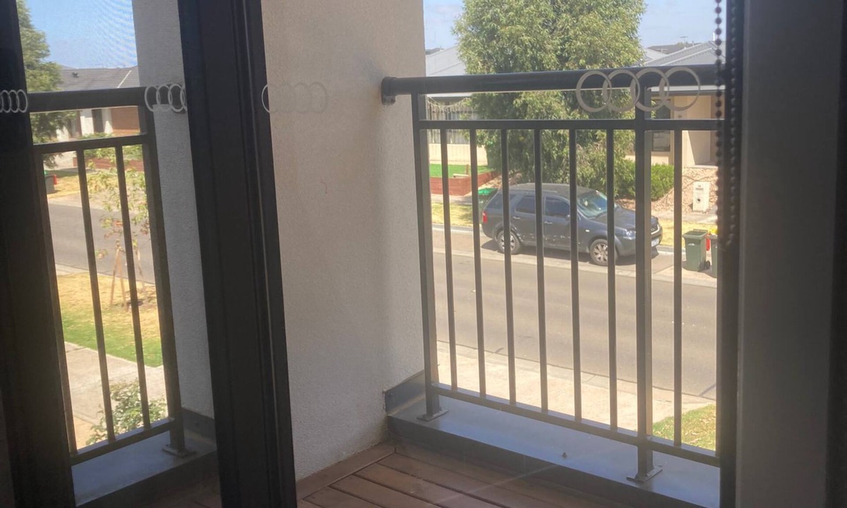 Werribee House | Private 4BR 1stlevel Spa 1GBWifi Netflix MelbournennSharennSave