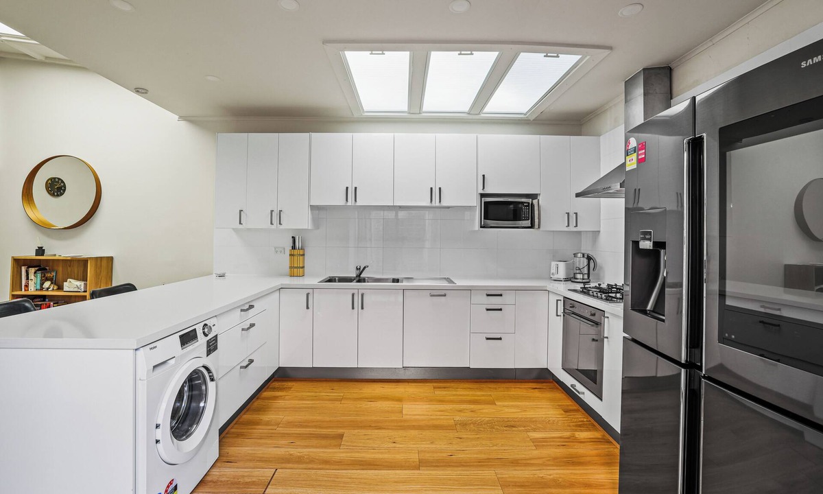 Glenelg Cottage | Private Coastal Escape Moments from Glenelg Beach