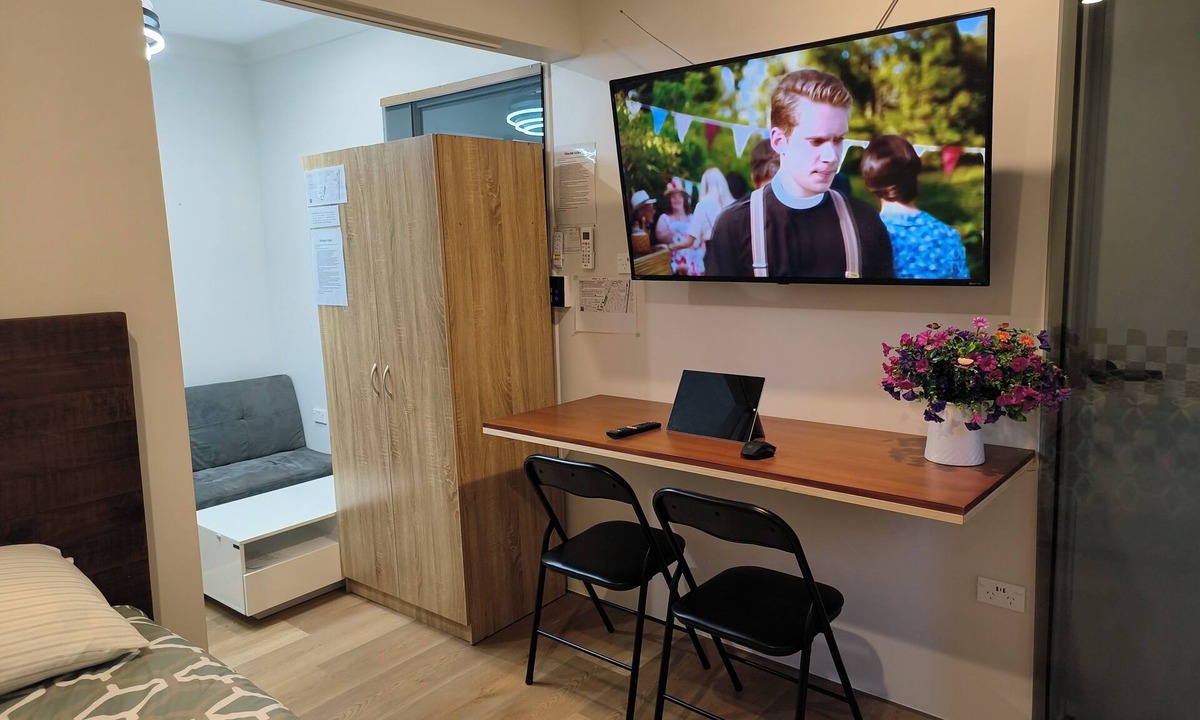 Jamboree Heights Apartment | Private Modem Guest Studio with Ensuite for Long Short Stay