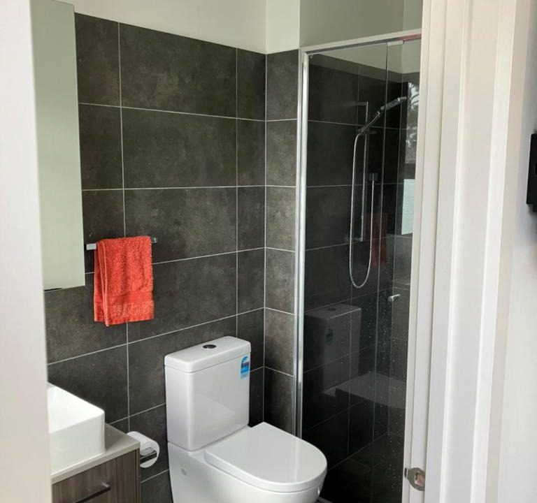 Highton Apartment | Private Room & Ensuite, in hosted-shared Modern 2 bedroom Apartment - full use of all home facilities