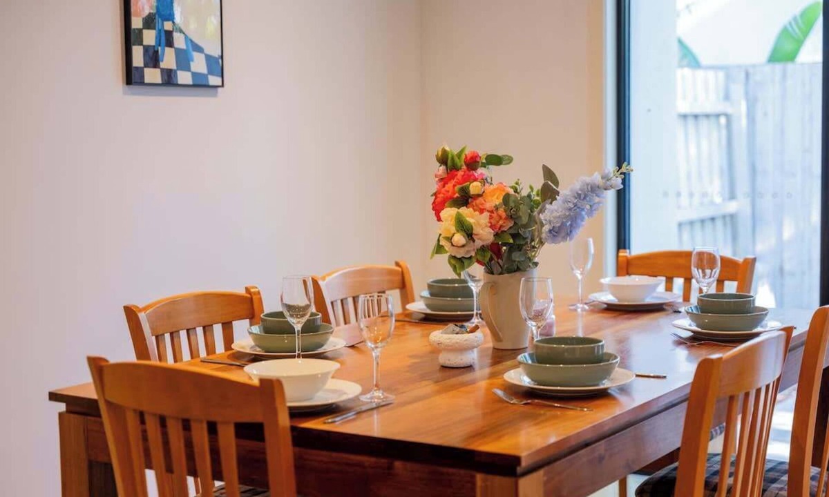 Bundoora House | Puddings Home 4BR Bundoor modern stay family
