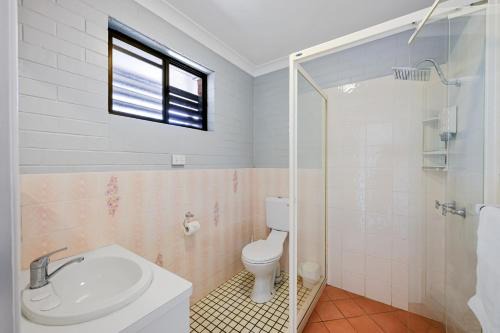 Newtown Hotel | Raceview Motor Inn