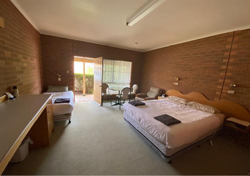 Peterborough Hotel | Railway Hotel Motel Peterborough