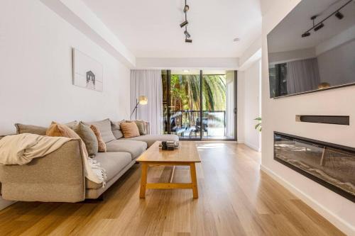 Windsor Apartment | Raleigh Escape - Urban Comfort near Albert Park Lake