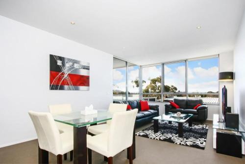 Capital Hill Apartment | Realm Park Apartment - Braddon