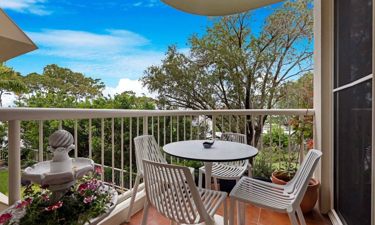 Torquay Apartment | Relaxing Pool Hervey Bay Getaway Steps from Beach