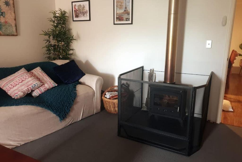 Broadwater House | Retreat on Broadwater, pet friendly