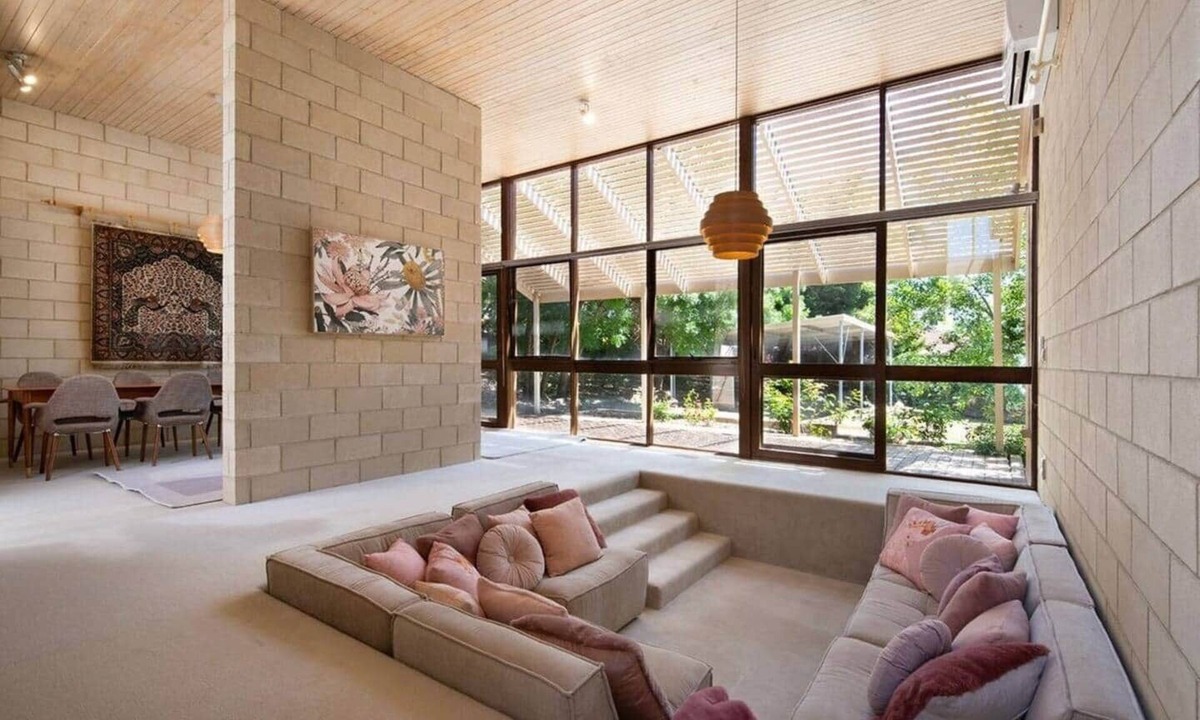 Strathdale House | Retro Reservoir Retreat