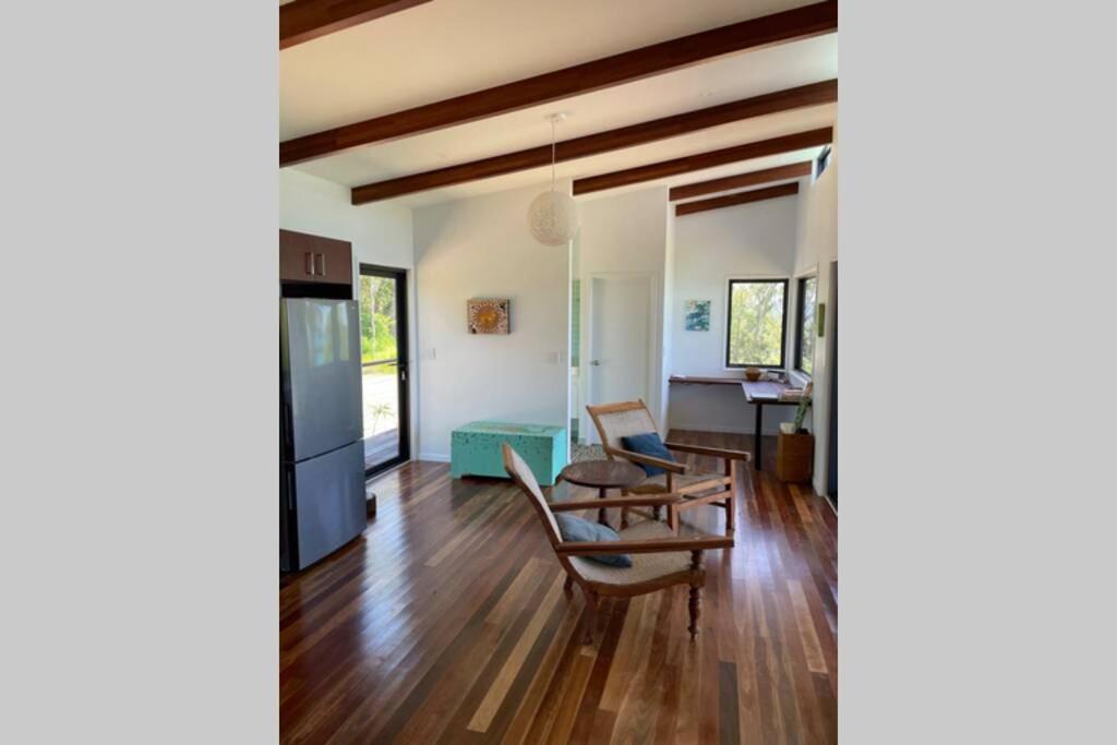 Woodwark House | Ridge Cabin - Stunning Views - 5km From Neighbours