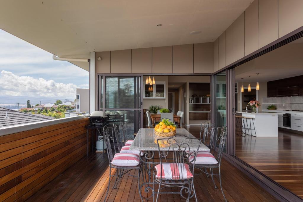 Riverside House | River Haven serene spacious with river views