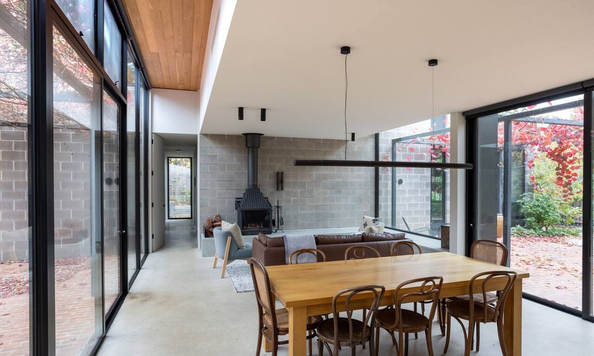 Kyneton House | RIVER HOUSE - COOL MODERNITY BY THE RIVER, KYNETON