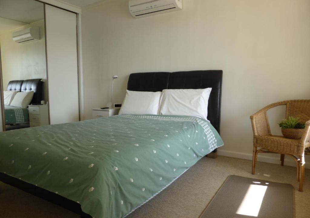 Seymour House | Riverfront Holiday House