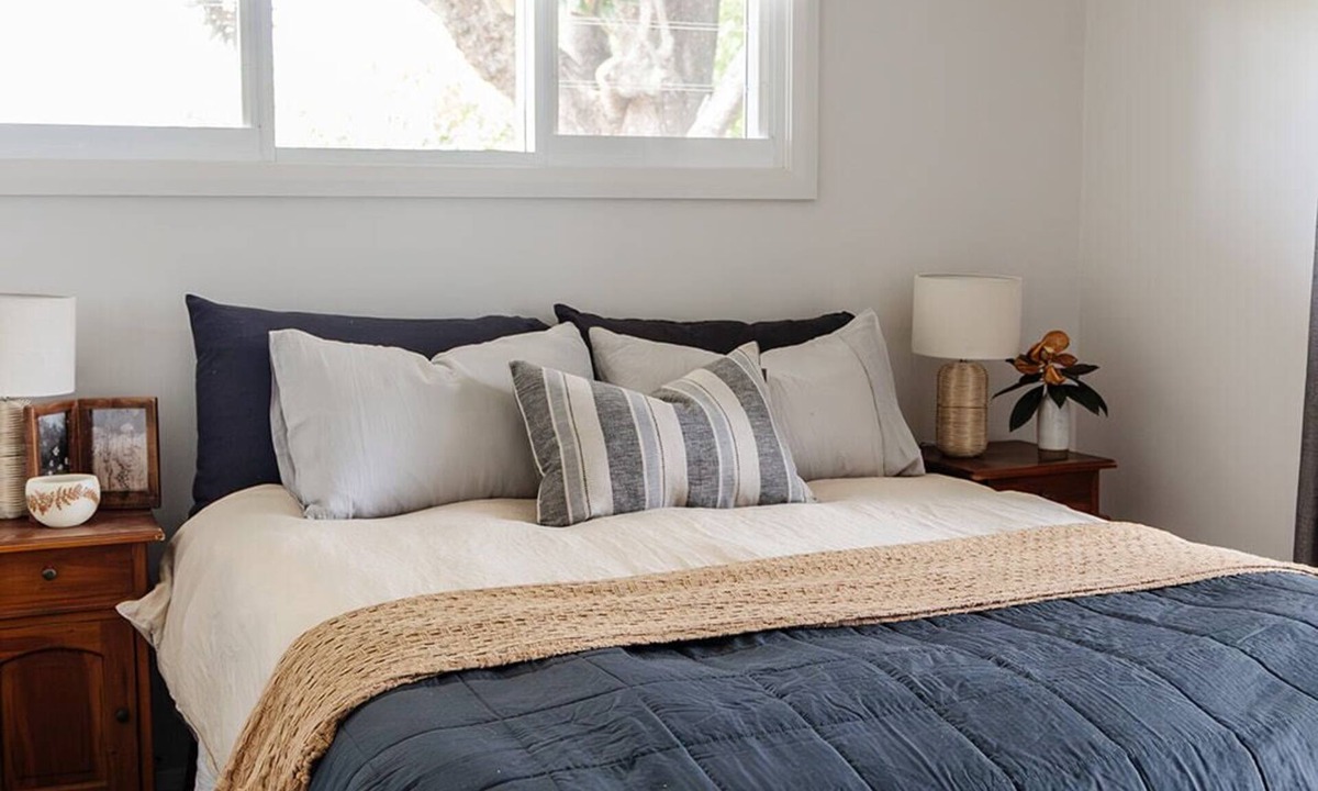 Taree House | Riverglen Country Escape Pool and River Views Sleeps 10