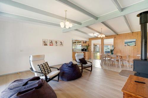 St. Andrews Beach House | Rockpool House Short stroll to St Andrews Beach